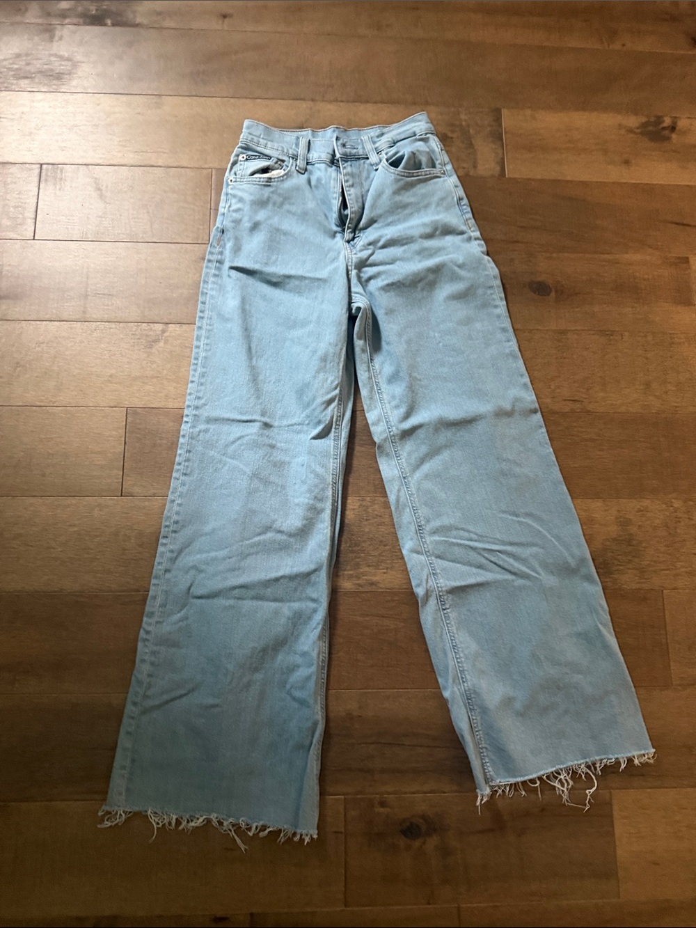 💘Calvin Klein Light Blue Wide Leg Raw Hem Jeans